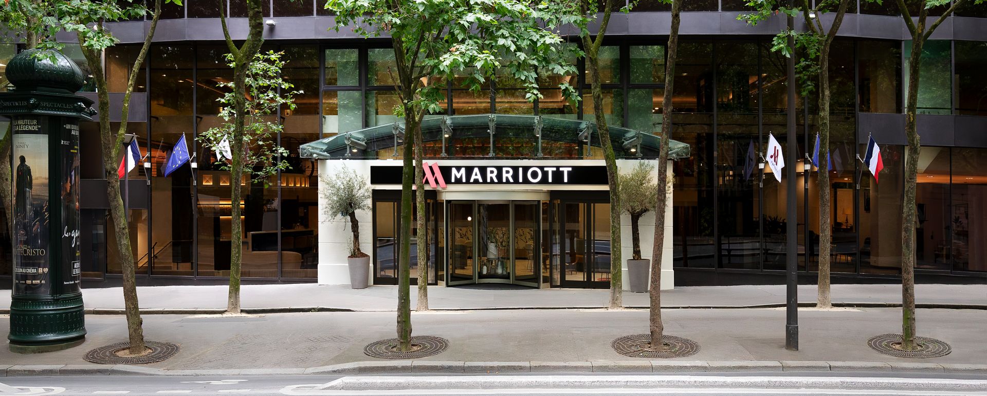 mc-parst-hotel-entrance-33904_Feature-Hor